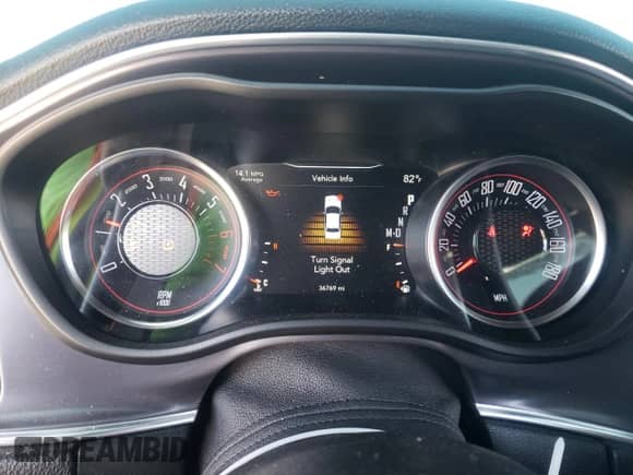 2017 Dodge Challenger 392 Hemi Scat Pack Shaker z VIN 2C3CDZFJ1HH574124, wystawiony jako Copart lot #56075135 z przebiegiem 36 769 mil mil oraz Szkoda całkowita • Salvage title. Historia ofert i sprzedaży dostępna na DreamBid. Obrazek 9.