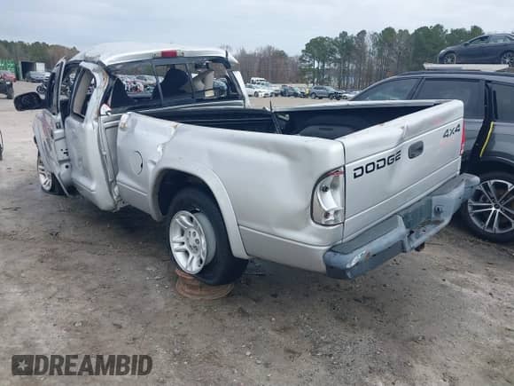 2001 Dodge Dakota Sport с VIN 1B7GG22N61S260178, выставлен на аукционе IAAI как лот 41033073 с пробегом Не указан миль и . История ставок и продаж доступна на DreamBid. Изображение 3.