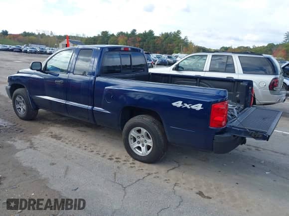 2005 Dodge Dakota SLT with VIN 1D7HW42N15S260488, listed as a IAAI auction lot 43436640 with 108,395 mi miles and . Bid and sale history available at DreamBid. Image 3.