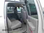 2004 Chevrolet Suburban LS z VIN 3GNFK16Z04G134581, wystawiony jako IAAI lot #41928119 z przebiegiem 300 725 mil mil oraz . Historia ofert i sprzedaży dostępna na DreamBid. Obrazek 8.