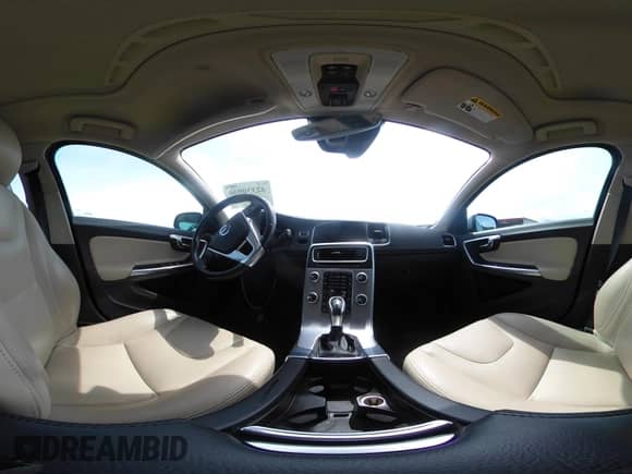 2017 Volvo S60 Inscription z VIN LYV402TK5HB196218, wystawiony jako IAAI lot #42330936 z przebiegiem 111 608 mil mil oraz . Historia ofert i sprzedaży dostępna na DreamBid. Obrazek 19.