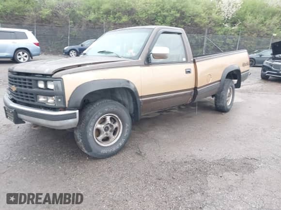 1988 Chevrolet Silverado 2500 с VIN 1GCFK24K3JE163242, выставлен на аукционе IAAI как лот 41961531 с пробегом 202 868 миль миль и . История ставок и продаж доступна на DreamBid. Изображение 2.