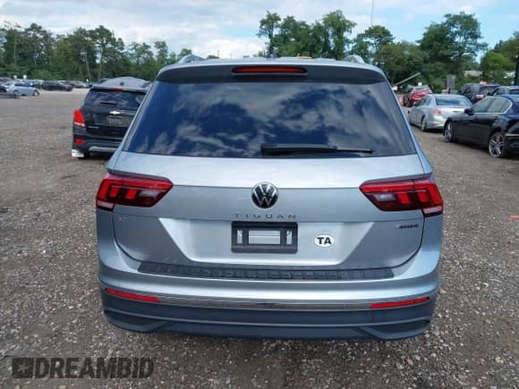 2024 Volkswagen Tiguan SE с VIN 3VV2B7AX3RM137808, выставлен на аукционе IAAI как лот 43074423 с пробегом 14 204 миль миль и . История ставок и продаж доступна на DreamBid. Изображение 16.
