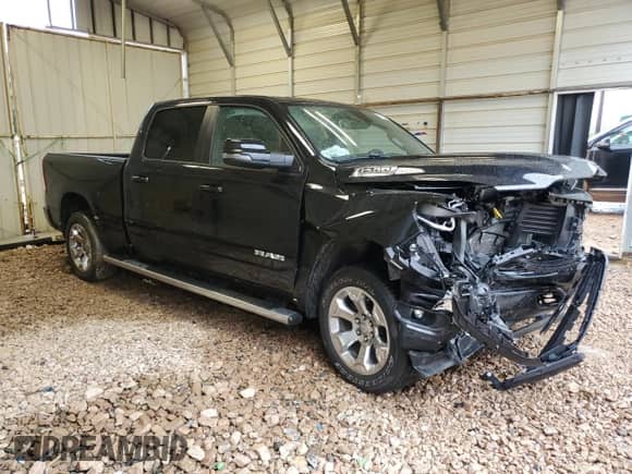 2023 Ram 1500 Big Horn z VIN 1C6SRFMT7PN547809, wystawiony jako Copart lot #56602305 z przebiegiem 17 978 mil mil oraz Szkoda całkowita • Salvage title. Historia ofert i sprzedaży dostępna na DreamBid. Obrazek 4.