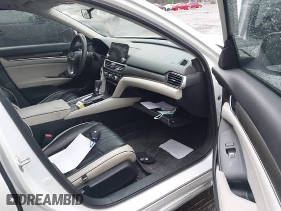 2018 Honda Accord EX z VIN 1HGCV1F42JA229226, wystawiony jako IAAI lot #41833944 z przebiegiem 82 961 mil mil oraz . Historia ofert i sprzedaży dostępna na DreamBid. Obrazek 5.