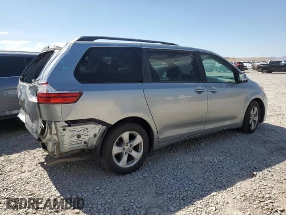 2015 Toyota Sienna LE AAS with VIN 5TDKK3DC9FS531101, listed as a Copart auction lot 65268255 with 161,612 mi miles and Salvage title. Bid and sale history available at DreamBid. Image 3.