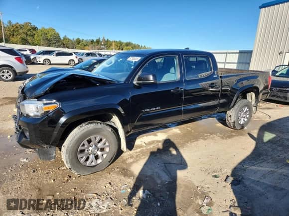 2017 Toyota Tacoma TRD Sport с VIN 5TFDZ5BN2HX020413, выставлен на аукционе Copart как лот 87246335 с пробегом 155 026 миль миль и Чистый • Clean title. История ставок и продаж доступна на DreamBid. Изображение 1.