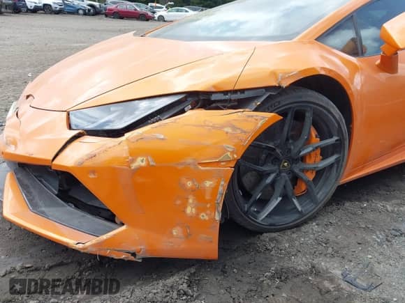 2015 Lamborghini Huracan z VIN ZHWUC1ZFXFLA02670, wystawiony jako IAAI lot #43213337 z przebiegiem 13 840 mil mil oraz . Historia ofert i sprzedaży dostępna na DreamBid. Obrazek 20.