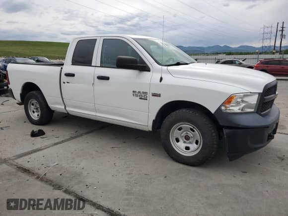 2019 Ram 1500 Express z VIN 1C6RR7FT8KS519108, wystawiony jako Copart lot #59404635 z przebiegiem 98 928 mil mil oraz Czysty tytuł • Clean title. Historia ofert i sprzedaży dostępna na DreamBid. Obrazek 4.