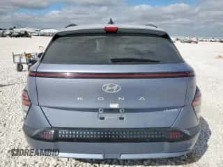 2024 Hyundai Kona Limited z VIN KM8HE3A65RU006211, wystawiony jako Copart lot #81703345 z przebiegiem 25 020 mil mil oraz Szkoda całkowita • Salvage title. Historia ofert i sprzedaży dostępna na DreamBid. Obrazek 6.