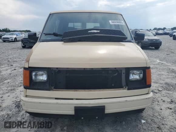 1986 Chevrolet Astro с VIN 1GCCM15Z5GB248113, выставлен на аукционе Copart как лот 66936005 с пробегом 247 531 миль миль и Списание • Salvage title. История ставок и продаж доступна на DreamBid. Изображение 5.
