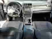 2015 Toyota Camry SE z VIN 4T1BF1FK5FU923948, wystawiony jako Copart lot #82100065 z przebiegiem 224 274 mil mil oraz Nie do naprawy • Non repairable. Historia ofert i sprzedaży dostępna na DreamBid. Obrazek 8.