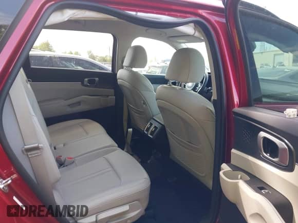 2021 Kia Sorento S with VIN 5XYRLDLC8MG017317, listed as a IAAI auction lot 43147600 with 33,194 mi miles and . Bid and sale history available at DreamBid. Image 8.