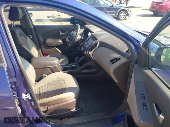 2012 Hyundai Tucson GLS z VIN KM8JUCAC4CU544786, wystawiony jako IAAI lot #42975389 z przebiegiem 113 703 mil mil oraz . Historia ofert i sprzedaży dostępna na DreamBid. Obrazek 5.