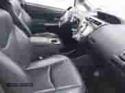 2015 Toyota Prius Two z VIN JTDZN3EU0FJ019141, wystawiony jako IAAI lot #43424590 z przebiegiem 314 060 mil mil oraz . Historia ofert i sprzedaży dostępna na DreamBid. Obrazek 5.