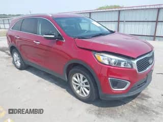 2017 Kia Sorento LX z VIN 5XYPG4A31HG300632, wystawiony jako IAAI lot #43016488 z przebiegiem 97 671 mil mil oraz . Historia ofert i sprzedaży dostępna na DreamBid. Obrazek 1.