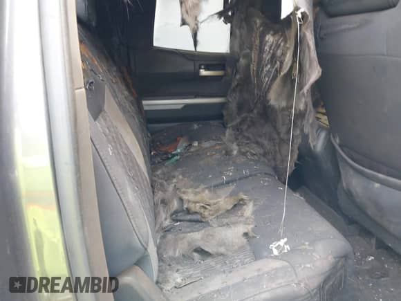 2018 Toyota Tundra SR с VIN 5TFUW5F18JX766256, выставлен на аукционе IAAI как лот 42727526 с пробегом Не указан миль и . История ставок и продаж доступна на DreamBid. Изображение 8.