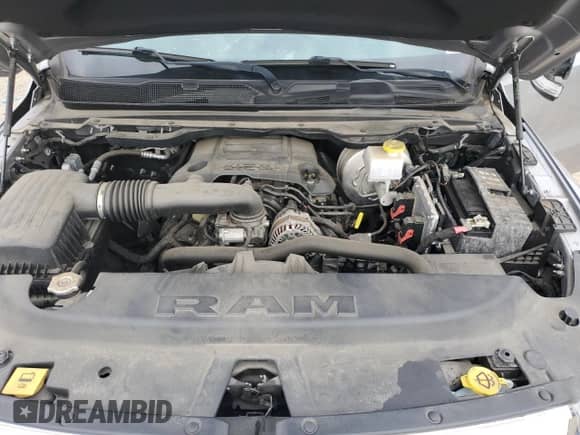 2020 Ram 1500 Laramie z VIN 1C6SRFRTXLN153613, wystawiony jako Copart lot #57572185 z przebiegiem 31 796 mil mil oraz Szkoda całkowita • Salvage title. Historia ofert i sprzedaży dostępna na DreamBid. Obrazek 11.