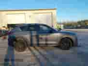 2022 Mazda CX-5 S Carbon Edition z VIN JM3KFBCM3N0537011, wystawiony jako IAAI lot #41472429 z przebiegiem 31 498 mil mil oraz . Historia ofert i sprzedaży dostępna na DreamBid. Obrazek 13.