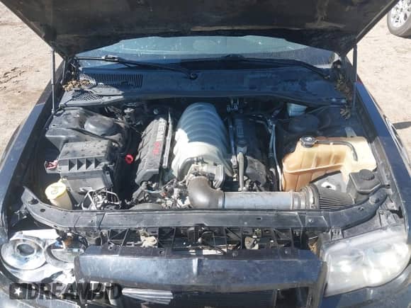 2006 Chrysler 300 C SRT-8 с VIN 2C3KA73W56H332748, выставлен на аукционе IAAI как лот 43292460 с пробегом 168 014 миль миль и . История ставок и продаж доступна на DreamBid. Изображение 10.