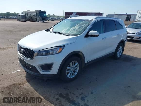 2018 Kia Sorento LX с VIN 5XYPGDA35JG345577, выставлен на аукционе IAAI как лот 42546355 с пробегом 122 748 миль миль и . История ставок и продаж доступна на DreamBid. Изображение 2.