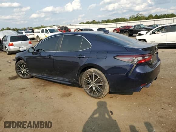 2021 Toyota Camry SE Nightshade z VIN 4T1G11AK7MU496619, wystawiony jako Copart lot #71771155 z przebiegiem 112 202 mil mil oraz Szkoda całkowita • Salvage title. Historia ofert i sprzedaży dostępna na DreamBid. Obrazek 2.