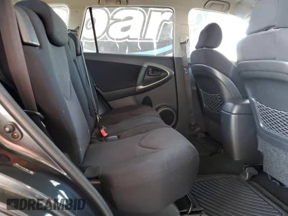 2006 Toyota RAV4 Sport z VIN JTMBD32VX66000827, wystawiony jako Copart lot #81287605 z przebiegiem 213 468 mil mil oraz Czysty tytuł • Clean title. Historia ofert i sprzedaży dostępna na DreamBid. Obrazek 10.