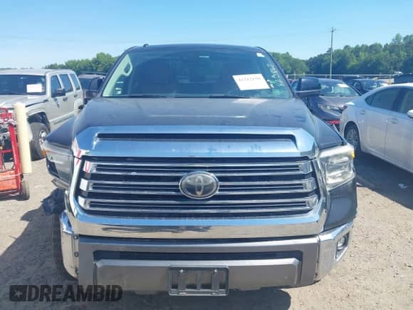 2019 Toyota Tundra SR5 с VIN 5TFAY5F17KX825862, выставлен на аукционе IAAI как лот 42212150 с пробегом 101 117 миль миль и . История ставок и продаж доступна на DreamBid. Изображение 11.