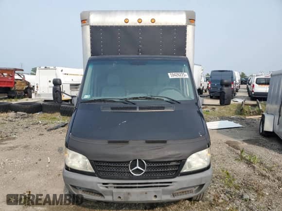 2006 Dodge Sprinter with VIN WDXPD944465871735, listed as a Copart auction lot 59426225 with 183,204 mi miles and Clean title. Bid and sale history available at DreamBid. Image 5.