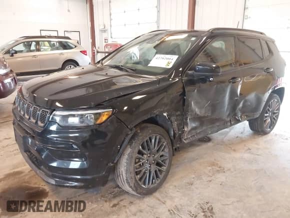 2023 Jeep Compass Limited z VIN 3C4NJDCN5PT528888, wystawiony jako IAAI lot #42702004 z przebiegiem 17 815 mil mil oraz . Historia ofert i sprzedaży dostępna na DreamBid. Obrazek 2.