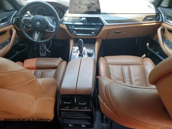 2019 BMW 5 Series M550i xDrive с VIN WBAJB9C54KB465055, выставлен на аукционе Copart как лот 66374825 с пробегом 127 514 миль миль и Списание • Salvage title. История ставок и продаж доступна на DreamBid. Изображение 8.