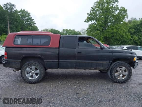 1997 Dodge 1500 с VIN 3B7HF13YXVG742322, выставлен на аукционе IAAI как лот 42331845 с пробегом 217 071 миль миль и . История ставок и продаж доступна на DreamBid. Изображение 14.