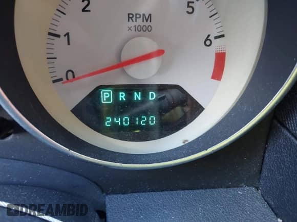 2008 Dodge Caliber R/T с VIN 1B3HB78K58D530255, выставлен на аукционе IAAI как лот 41693013 с пробегом 241 000 миль миль и . История ставок и продаж доступна на DreamBid. Изображение 16.