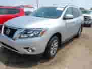 2013 Nissan Pathfinder SL with VIN 5N1AR2MM5DC686734, listed as a IAAI auction lot 42461385 with 171,071 mi miles and . Bid and sale history available at DreamBid. Image 2.