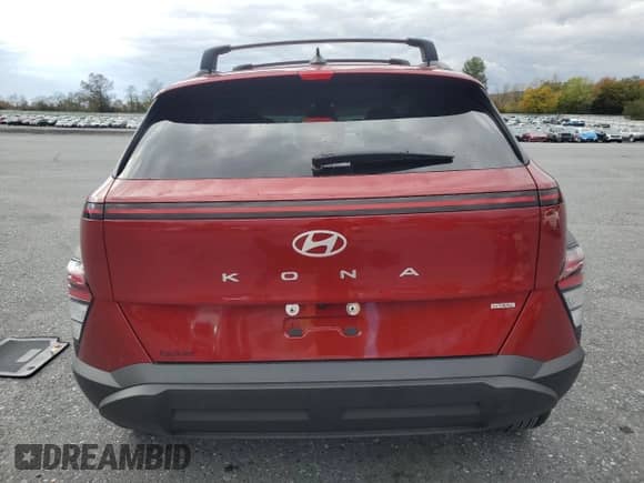 2025 Hyundai Kona SEL with VIN KM8HBCAB6SU235783, listed as a Copart auction lot 89680055 with 4,663 mi miles and Salvage title. Bid and sale history available at DreamBid. Image 6.