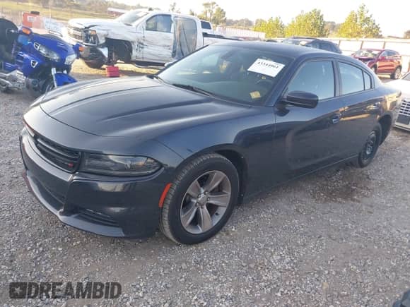 2016 Dodge Charger SXT z VIN 2C3CDXHG6GH355485, wystawiony jako IAAI lot #43344061 z przebiegiem 102 080 mil mil oraz . Historia ofert i sprzedaży dostępna na DreamBid. Obrazek 17.