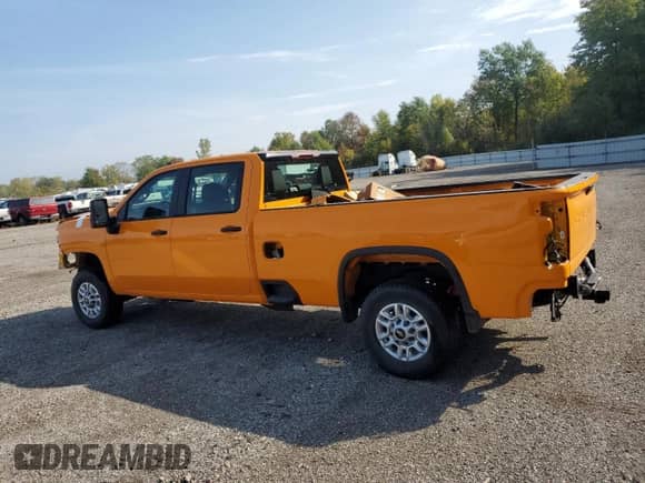 2025 Chevrolet Silverado 2500HD with VIN 1GC1KLE75SF332294, listed as a Copart auction lot 80072225 with 1,623 mi miles and Salvage title. Bid and sale history available at DreamBid. Image 2.