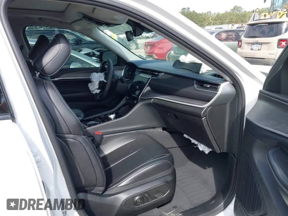 2023 Jeep Grand Cherokee Limited with VIN 1C4RJGBG2PC575507, listed as a IAAI auction lot 41996521 with 37,456 mi miles and . Bid and sale history available at DreamBid. Image 5.