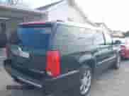 2011 Cadillac Escalade ESV Premium z VIN 1GYS4JEF5BR377335, wystawiony jako IAAI lot #41820043 z przebiegiem 181 619 mil mil oraz . Historia ofert i sprzedaży dostępna na DreamBid. Obrazek 4.