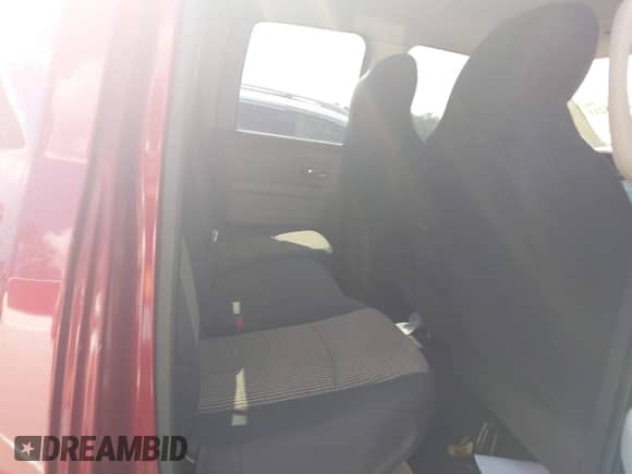 2011 Ram 1500 SLT z VIN 1D7RV1GT5BS580292, wystawiony jako IAAI lot #42258211 z przebiegiem 187 977 mil mil oraz . Historia ofert i sprzedaży dostępna na DreamBid. Obrazek 8.