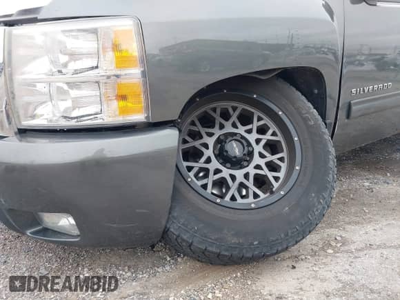 2011 Chevrolet Silverado 1500 LT with VIN 3GCPKSE36BG142049, listed as a IAAI auction lot 43304595 with 175,136 mi miles and . Bid and sale history available at DreamBid. Image 6.