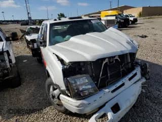 2004 Chevrolet Silverado 3500 с VIN 1GCJC33154F104505, выставлен на аукционе Copart как лот 71030344 с пробегом Не указан миль и Списание • Salvage title. История ставок и продаж доступна на DreamBid. Изображение 1.