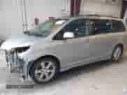2013 Toyota Sienna SE с VIN 5TDXK3DC2DS321989, выставлен на аукционе IAAI как лот 42818628 с пробегом 181 182 миль миль и . История ставок и продаж доступна на DreamBid. Изображение 2.