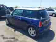 2005 MINI Hardtop с VIN WMWRC33455TJ66516, выставлен на аукционе IAAI как лот 42689294 с пробегом 224 262 миль миль и . История ставок и продаж доступна на DreamBid. Изображение 3.