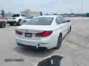 2023 BMW 5 Series 540i z VIN WBA53BJ0XPWY06598, wystawiony jako IAAI lot #42687908 z przebiegiem 36 997 mil mil oraz . Historia ofert i sprzedaży dostępna na DreamBid. Obrazek 4.