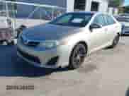 2014 Toyota Camry LE z VIN 4T1BF1FK9EU838965, wystawiony jako IAAI lot #43459350 z przebiegiem 255 212 mil mil oraz . Historia ofert i sprzedaży dostępna na DreamBid. Obrazek 17.