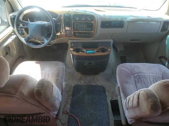 1998 Chevrolet Express Cargo YF7 z VIN 1GBFG15R0W1106782, wystawiony jako Copart lot #68630045 z przebiegiem 145 728 mil mil oraz Szkoda całkowita • Salvage title. Historia ofert i sprzedaży dostępna na DreamBid. Obrazek 8.