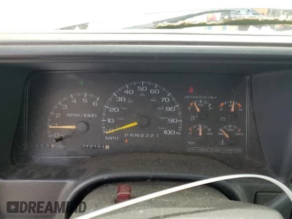 1997 GMC Sierra 1500 z VIN 2GTEC19R4V1531248, wystawiony jako Copart lot #48928755 z przebiegiem 172 164 mil mil oraz Szkoda całkowita • Salvage title. Historia ofert i sprzedaży dostępna na DreamBid. Obrazek 9.