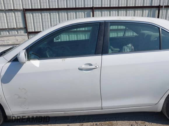 2009 Toyota Camry LE z VIN 4T1BE46K59U880088, wystawiony jako IAAI lot #43210981 z przebiegiem 63 904 mil mil oraz . Historia ofert i sprzedaży dostępna na DreamBid. Obrazek 14.