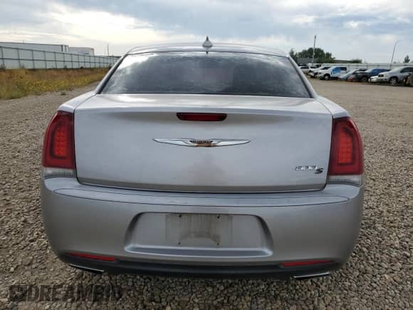 2015 Chrysler 300 S с VIN 2C3CCABG9FH898899, выставлен на аукционе Copart как лот 80381685 с пробегом 214 207 миль миль и Списание • Salvage title. История ставок и продаж доступна на DreamBid. Изображение 6.